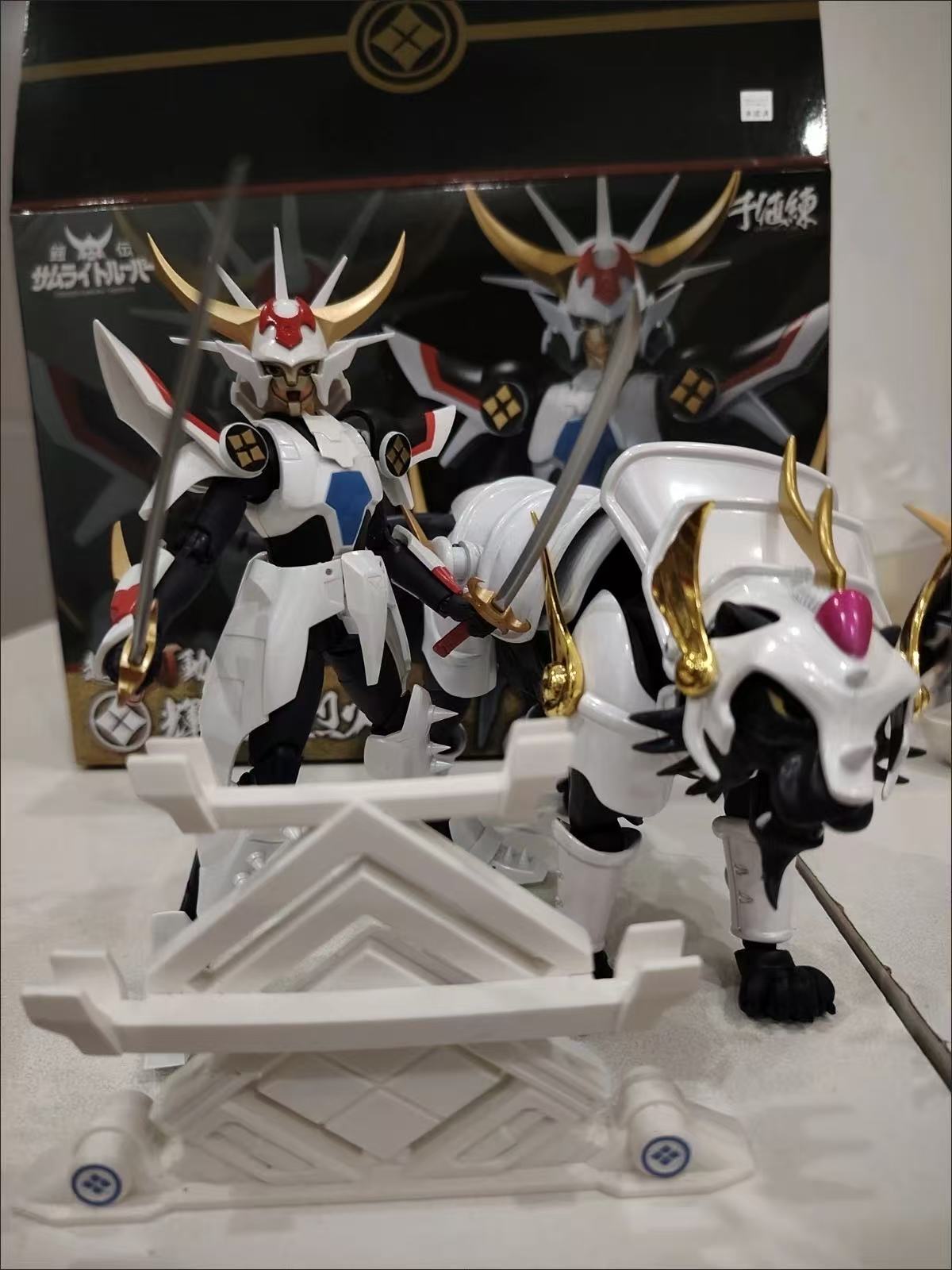 Yoroiden Samurai Troopers Roni - Bandai Tamashii Nations S.H.Figuarts ulasan dan harga